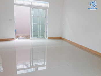 ทาวน์เฮ้าส์มือสอง นนทบุรี ม.กัสโต้ ราชพฤกษ์-พระราม5 บนเนื้อที่ 17.9 ตร.ว. ฟังก์ชัน 3 ห้องนอน 2 ห้องน้ำ 2 ที่จอดรถ ภายในใหม่เอี่ยม ส่วนกลางครบครัน ตั้งบนทำเลยอดเยี่ยม เชื่อมต่อรถไฟฟ้าสายสีม่วง "สถานีแยกติวานนท์" และจุดขึ้นทางด่วน "ประชานุกูล"  จองเลย!