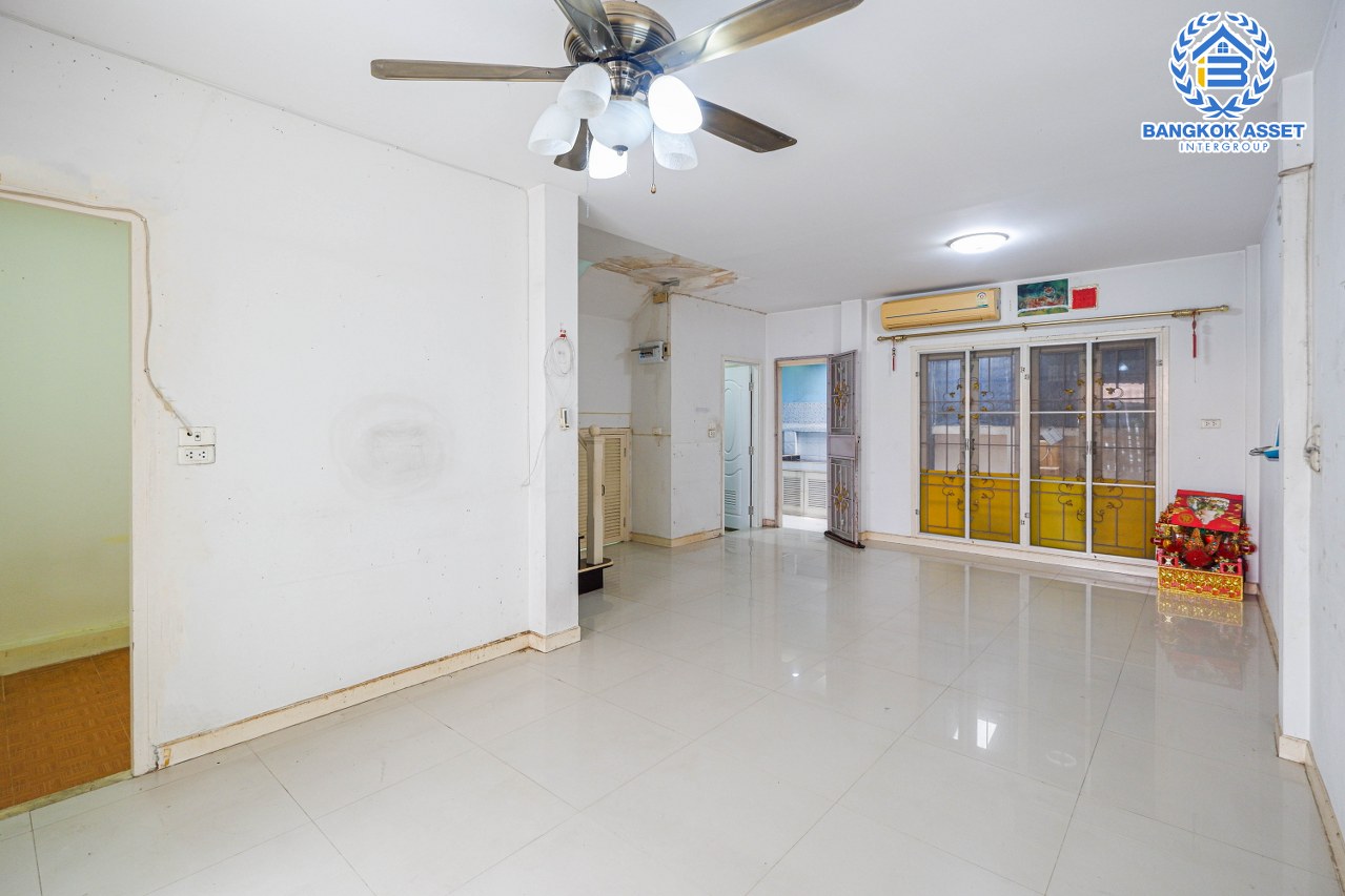 *****ทาวน์เฮ้าส์มือสองนนทบุรี ม.ทิพย์พิมานการ์เด้น บ้านกล้วย-ไทรน้อย เนื้อที่ 18 ตร.ว. ฟังก์ชัน 3 ห้องนอน 2 ห้องน้ำ บ้านสภาพดี น่าอยู่อาศัย บนทำเลดี เชื่อมต่อหลายเส้นทาง ใกล้เซ็นทรัลเวสต์เกต และรถไฟฟ้าสายสีม่วง "สถานีคลองบางไผ่"...