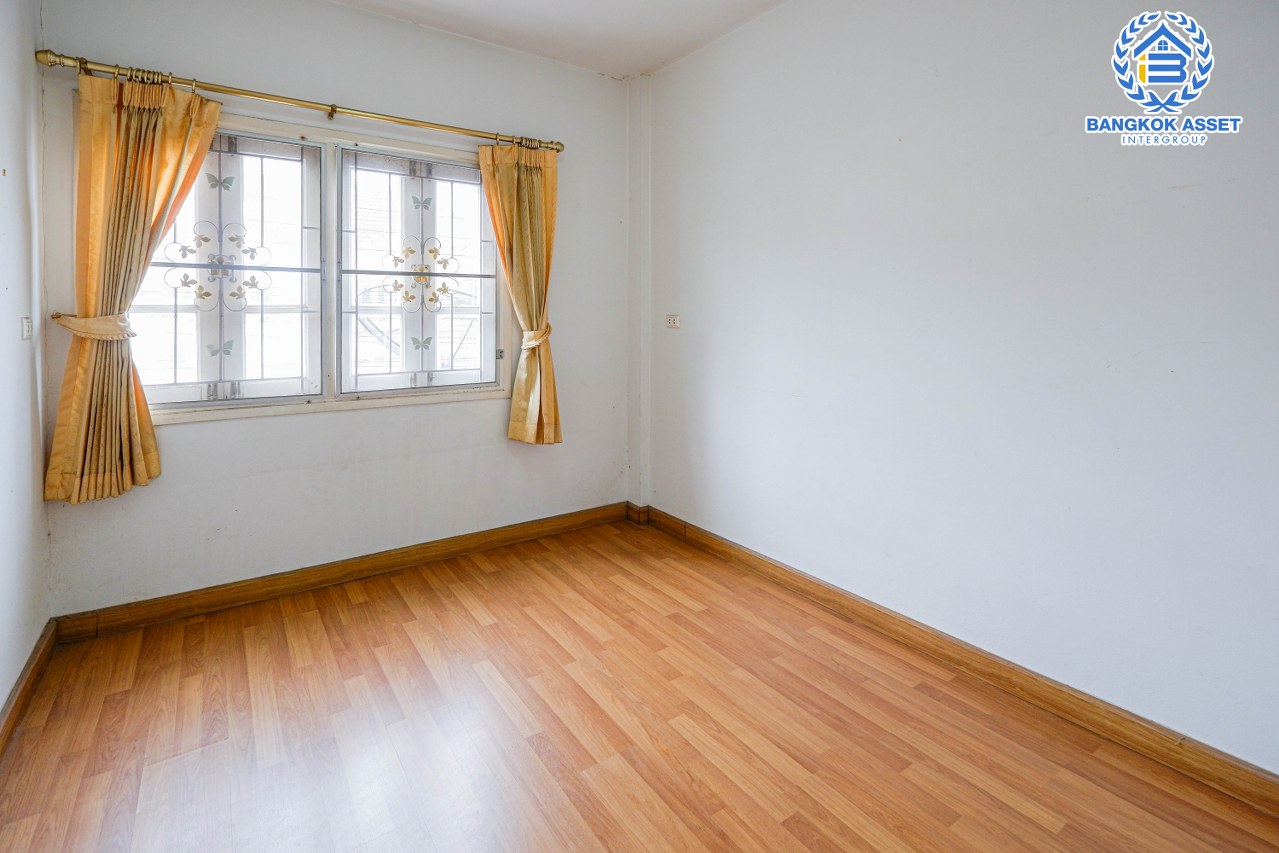 *****ทาวน์เฮ้าส์มือสองนนทบุรี ม.ทิพย์พิมานการ์เด้น บ้านกล้วย-ไทรน้อย เนื้อที่ 18 ตร.ว. ฟังก์ชัน 3 ห้องนอน 2 ห้องน้ำ บ้านสภาพดี น่าอยู่อาศัย บนทำเลดี เชื่อมต่อหลายเส้นทาง ใกล้เซ็นทรัลเวสต์เกต และรถไฟฟ้าสายสีม่วง "สถานีคลองบางไผ่"...