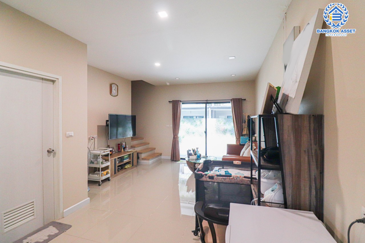 *****ทาวน์เฮ้าส์มือสอง ม.พาทิโอ วิภาวดี-สรงประภา เนื้อที่กว้าง 19.60 ตร.ว. ฟังก์ชัน 4 ห้องนอน 3 ห้องน้ำ 2 ที่จอดรถ บ้านสภาพสวยทำเลดี เชื่อมต่อถนนสรงประภา, ถนนแจ้งวัฒนะ, ถนนวิภาวดีรังสิต ใกล้รถไฟฟ้าสายสีแดง "สถานีดอนเมือง" และจุดขึ้นทางด่วน "ดอนเมือง"