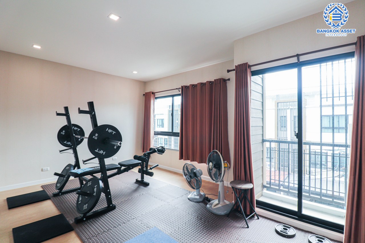 *****ทาวน์เฮ้าส์มือสอง ม.พาทิโอ วิภาวดี-สรงประภา เนื้อที่กว้าง 19.60 ตร.ว. ฟังก์ชัน 4 ห้องนอน 3 ห้องน้ำ 2 ที่จอดรถ บ้านสภาพสวยทำเลดี เชื่อมต่อถนนสรงประภา, ถนนแจ้งวัฒนะ, ถนนวิภาวดีรังสิต ใกล้รถไฟฟ้าสายสีแดง "สถานีดอนเมือง" และจุดขึ้นทางด่วน "ดอนเมือง"