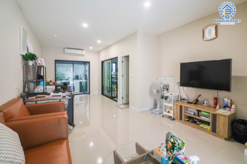 *****ทาวน์เฮ้าส์มือสอง ม.พาทิโอ วิภาวดี-สรงประภา เนื้อที่กว้าง 19.60 ตร.ว. ฟังก์ชัน 4 ห้องนอน 3 ห้องน้ำ 2 ที่จอดรถ บ้านสภาพสวยทำเลดี เชื่อมต่อถนนสรงประภา, ถนนแจ้งวัฒนะ, ถนนวิภาวดีรังสิต ใกล้รถไฟฟ้าสายสีแดง "สถานีดอนเมือง" และจุดขึ้นทางด่วน "ดอนเมือง"