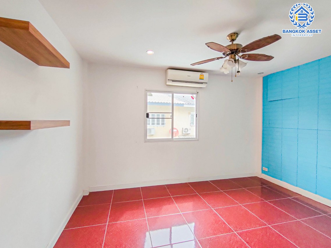 *****ทาวน์เฮาส์มือสองนนทบุรี ม.สิรีนเฮ้าส์ รัตนาธิเบศร์ เนื้อที่ 20.1 สภาพดี พร้อมฟังก์ชัน 2 ห้องน้ำ 2 ห้องน้ำ พิเศษฟรี! 4 เครื่องปรับอากาศ ทำเลเดินทางสะดวก ใกล้โครงการรถไฟฟ้าสายสีม่วง "สถานีไทรม้า" และห้างสรรพสินค้า "เซ็นทรัลรัตนาธิเบศร์"