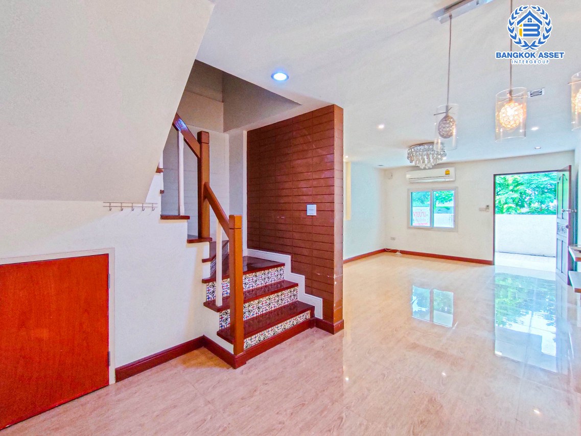 *****ทาวน์เฮาส์มือสองนนทบุรี ม.สิรีนเฮ้าส์ รัตนาธิเบศร์ เนื้อที่ 20.1 สภาพดี พร้อมฟังก์ชัน 2 ห้องน้ำ 2 ห้องน้ำ พิเศษฟรี! 4 เครื่องปรับอากาศ ทำเลเดินทางสะดวก ใกล้โครงการรถไฟฟ้าสายสีม่วง "สถานีไทรม้า" และห้างสรรพสินค้า "เซ็นทรัลรัตนาธิเบศร์"