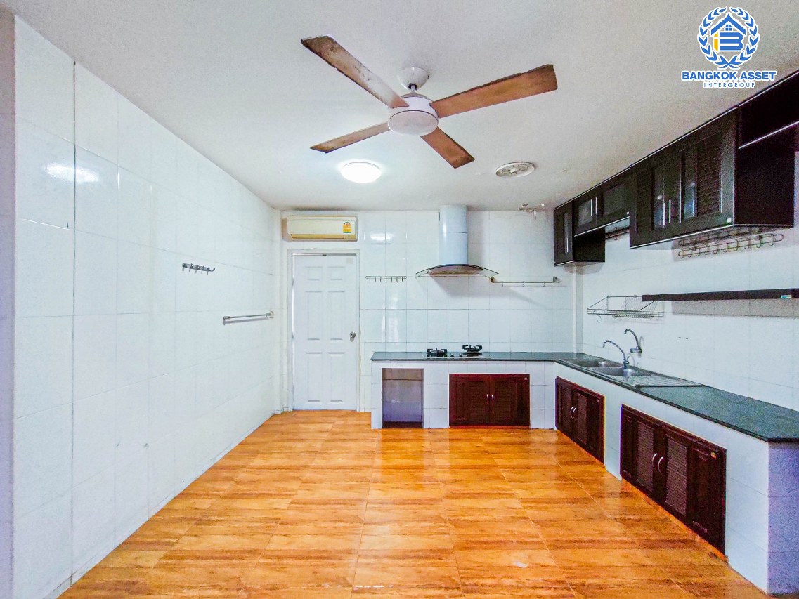 *****ทาวน์เฮาส์มือสองนนทบุรี ม.สิรีนเฮ้าส์ รัตนาธิเบศร์ เนื้อที่ 20.1 สภาพดี พร้อมฟังก์ชัน 2 ห้องน้ำ 2 ห้องน้ำ พิเศษฟรี! 4 เครื่องปรับอากาศ ทำเลเดินทางสะดวก ใกล้โครงการรถไฟฟ้าสายสีม่วง "สถานีไทรม้า" และห้างสรรพสินค้า "เซ็นทรัลรัตนาธิเบศร์"