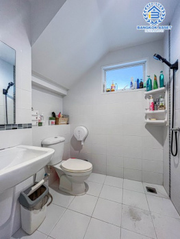 บ้านแฝดมือสองกรุงเทพมหานคร ม.คาซ่าวิลล์ วัชพล-เพิ่มสิน เนื้อที่กว้างเกือบถึง 39 ตร.ว สภาพดีพร้อมขาย กับฟังกชัน 3 ห้องนอน 2 ห้องน้ำ 2 ที่จอดรถ พิเศษสุดคุ้ม! 4 เครื่องปรับอากาศและ 1 เครื่องทำน้ำอุ่น บนทำเลดี ใกล้สนามบินดอนเมือง