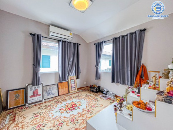 บ้านแฝดมือสองกรุงเทพมหานคร ม.คาซ่าวิลล์ วัชพล-เพิ่มสิน เนื้อที่กว้างเกือบถึง 39 ตร.ว สภาพดีพร้อมขาย กับฟังกชัน 3 ห้องนอน 2 ห้องน้ำ 2 ที่จอดรถ พิเศษสุดคุ้ม! 4 เครื่องปรับอากาศและ 1 เครื่องทำน้ำอุ่น บนทำเลดี ใกล้สนามบินดอนเมือง