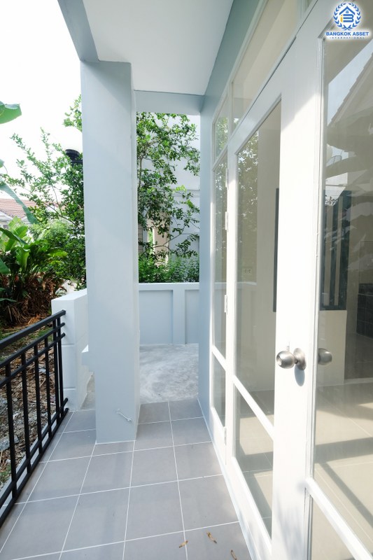 ทาวน์โฮมตกแต่งใหม่ สไตล์โมเดิร์น ห้องมุม! หมู่บ้านทิพย์พิมานการ์เด้นท์ ถนนกาญจนาภิเษก (หน้ากว้าง 6 เมตร) บรรยากาศดี สภาพแวดล้อมน่าอยู่ บ้านอยู่ต้นโครงการ เดินทางสะดวกเข้า-ออกได้ 2 เส้นทางหลัก ได้แก่ ซอยวัดลาดปลาดุก , บ้านกล้วย-ไทรน้อย ใกล้ห้างสรรพสินค้าเซนทรัลเวสท์เกต และรถไฟฟ้าสถานี "คลองบางไผ่"