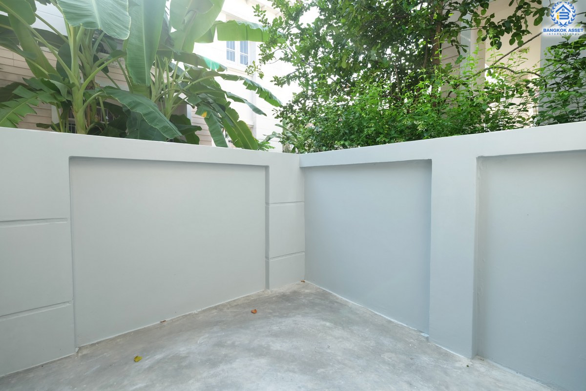 ทาวน์โฮมตกแต่งใหม่ สไตล์โมเดิร์น ห้องมุม! หมู่บ้านทิพย์พิมานการ์เด้นท์ ถนนกาญจนาภิเษก (หน้ากว้าง 6 เมตร) บรรยากาศดี สภาพแวดล้อมน่าอยู่ บ้านอยู่ต้นโครงการ เดินทางสะดวกเข้า-ออกได้ 2 เส้นทางหลัก ได้แก่ ซอยวัดลาดปลาดุก , บ้านกล้วย-ไทรน้อย ใกล้ห้างสรรพสินค้าเซนทรัลเวสท์เกต และรถไฟฟ้าสถานี "คลองบางไผ่"