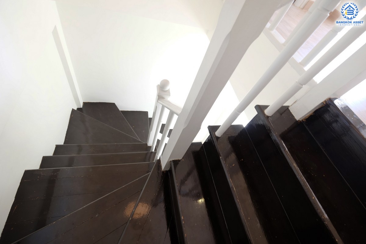 ทาวน์โฮมตกแต่งใหม่ สไตล์โมเดิร์น ห้องมุม! หมู่บ้านทิพย์พิมานการ์เด้นท์ ถนนกาญจนาภิเษก (หน้ากว้าง 6 เมตร) บรรยากาศดี สภาพแวดล้อมน่าอยู่ บ้านอยู่ต้นโครงการ เดินทางสะดวกเข้า-ออกได้ 2 เส้นทางหลัก ได้แก่ ซอยวัดลาดปลาดุก , บ้านกล้วย-ไทรน้อย ใกล้ห้างสรรพสินค้าเซนทรัลเวสท์เกต และรถไฟฟ้าสถานี "คลองบางไผ่"