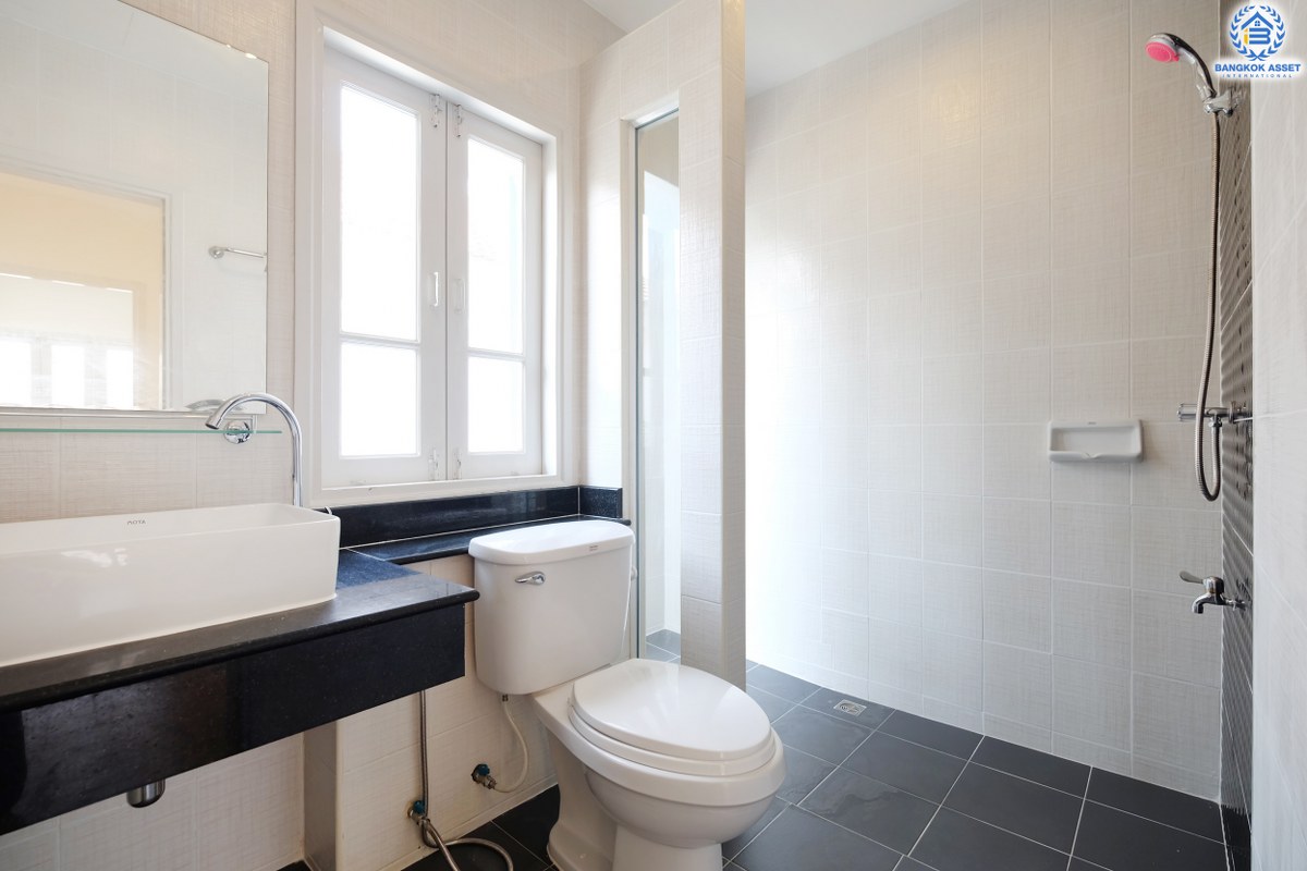 ทาวน์โฮมตกแต่งใหม่ สไตล์โมเดิร์น ห้องมุม! หมู่บ้านทิพย์พิมานการ์เด้นท์ ถนนกาญจนาภิเษก (หน้ากว้าง 6 เมตร) บรรยากาศดี สภาพแวดล้อมน่าอยู่ บ้านอยู่ต้นโครงการ เดินทางสะดวกเข้า-ออกได้ 2 เส้นทางหลัก ได้แก่ ซอยวัดลาดปลาดุก , บ้านกล้วย-ไทรน้อย ใกล้ห้างสรรพสินค้าเซนทรัลเวสท์เกต และรถไฟฟ้าสถานี "คลองบางไผ่"