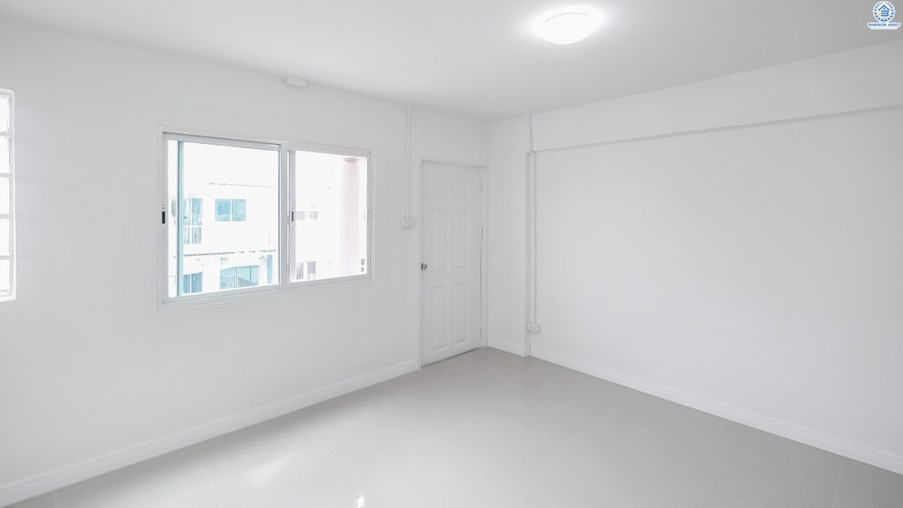 ทาวน์โฮมมือสองกรุงเทพฯ ม.ธันยกานต์ มัยลาภ เนื้อที่ 17 ตร.ว. ฟังก์ชันจัดเต็ม 3 ห้องนอน 3 ห้องน้ำ 1 ที่จอดรถ บ้านตกแต่งใหม่ พร้อมอยู่ บนสุดยอดทำเล! ใกล้แฟชั่นไอซ์แลนด์ รามอินทรา และทางด่วน "รามอินทรา-อาจณรงค์"