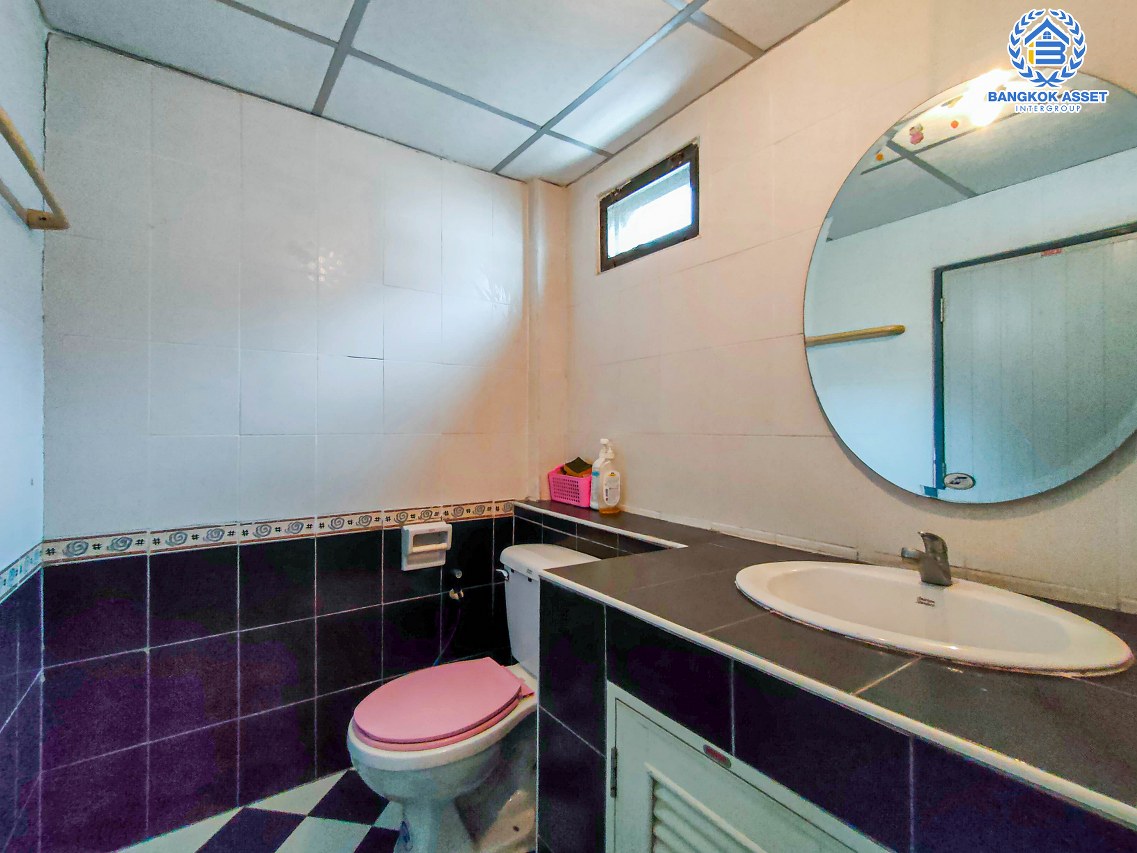 *****อาคารพาณิชย์มือสองกรุงเทพฯ ซอยสินเนรมิต เพชรเกษม เนื้อที่กว้างถึง 32 ตร.ว. ฟังก์ชัน 5 ห้องนอน 3 ห้องน้ำ อาคารพาณิชย์ต่อเติมเต็ม ค้าขายได้ บนทำเลดี เพียง 20 นาทีก็ถึงรถไฟฟ้าสายสีน้ำเงิน "สถานีหลักสอง" จองเลย!