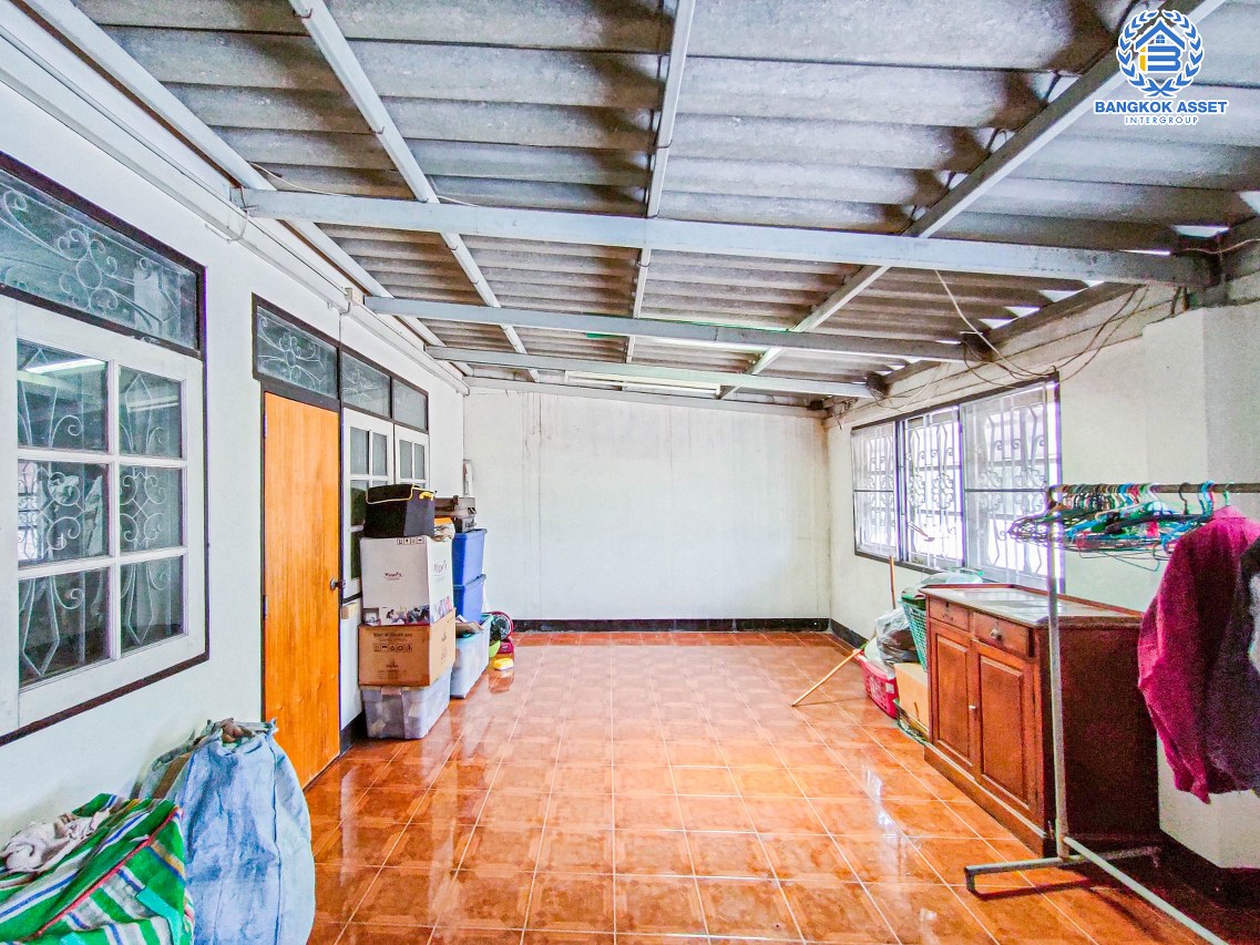 *****อาคารพาณิชย์มือสองกรุงเทพฯ ซอยสินเนรมิต เพชรเกษม เนื้อที่กว้างถึง 32 ตร.ว. ฟังก์ชัน 5 ห้องนอน 3 ห้องน้ำ อาคารพาณิชย์ต่อเติมเต็ม ค้าขายได้ บนทำเลดี เพียง 20 นาทีก็ถึงรถไฟฟ้าสายสีน้ำเงิน "สถานีหลักสอง" จองเลย!