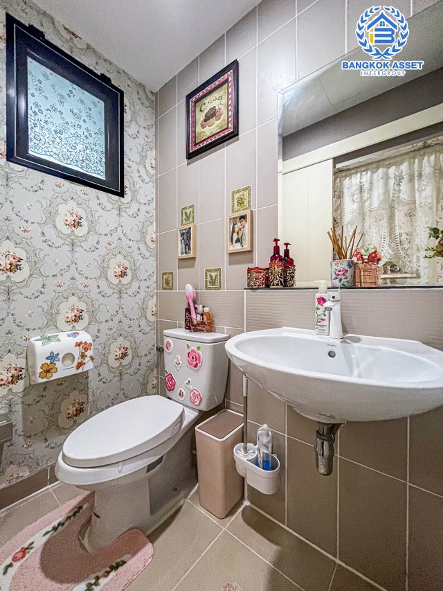 *****ทาวน์โฮมมือสองกรุงเทพฯ ม.บ้านกลางเมือง พระราม9-อ่อนนุช เนื้อที่ 18.1 ตร.ว. ฟังก์ชัน 3 ห้องนอน 3 ห้องน้ำ 2 ที่จอดรถ บนทำเลใกล้สนามบินสุวรรณภูมิ, รถไฟฟ้าสายแอร์พอร์ต เรล ลิงค์ "สถานีบ้านทับช้าง" และทางด่วน "มอเตอร์เวย์ ชลบุรี"