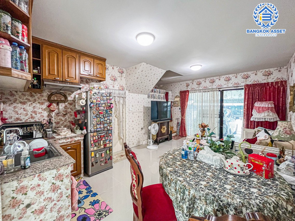 *****ทาวน์โฮมมือสองกรุงเทพฯ ม.บ้านกลางเมือง พระราม9-อ่อนนุช เนื้อที่ 18.1 ตร.ว. ฟังก์ชัน 3 ห้องนอน 3 ห้องน้ำ 2 ที่จอดรถ บนทำเลใกล้สนามบินสุวรรณภูมิ, รถไฟฟ้าสายแอร์พอร์ต เรล ลิงค์ "สถานีบ้านทับช้าง" และทางด่วน "มอเตอร์เวย์ ชลบุรี"