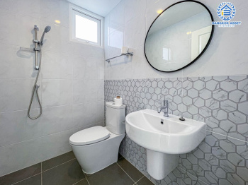 *****บ้านแฝดมือสองนนทบุรี ม.คาซ่าวิลล์ ปิ่นเกล้า-ศรีรัช เนื้อที่ 35 ตร.ว บ้านใหม่บิวท์อินสวย พร้อมฟังก์ชัน 3 ห้องนอน 3 ห้องน้ำ 2 ที่จอดรถ ทำเลดีสงบ เหมาะกับทุกครอบครัว ใกล้ห้างสรรพสินค้า "พลัสมอล" และทางด่วน "ศรีรัช" พร้อมขายแล้วจองเลย!