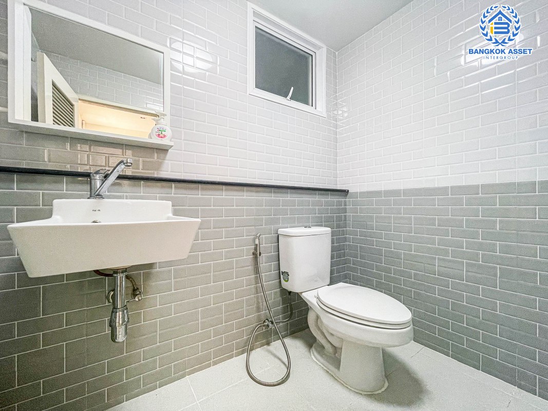 บ้านเดี่ยวมือสองปทุมธานี ม.ฮาบิเทีย ราชพฤกษ์-345 เนื้อที่กว้างสุดคุ้ม 60.2 ตร.ว บ้านสวยพร้อมอยู่ หลังมุม กับฟังก์ชัน 4 ห้องนอน 4 ห้องน้ำ 2 ที่จอดรถ มีระบบรักษาความปลอดภัยเพียบพร้อม ทำเลใกล้ถนนใหญ่ เชื่อมต่อถนนสะพานนนทบุรี-บางบัวทอง, ถนนราชพฤกษ์ พร้อมขายแล้ว!