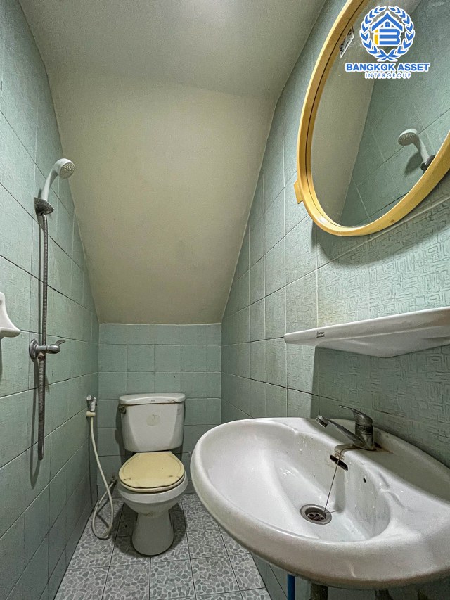 *****ทาวน์โฮมมือสองนนทุบรี ม.สรานนท์ ติวานนท์-ปากเกร็ด สภาพดี เนื้อที่ 18 ตร.ว. ฟังก์ชันจัดเต็ม 4 ห้องนอน 3 ห้องน้ำ 1 ที่จอดรถ บนทำเลติดถนนติวานนท์ ใกล้เซ็นทรัลแจ้งวัฒนะ, รถไฟฟ้าสายสีชมพู "สถานีปากเกร็ด" และทางด่วน "ศรีรัช"