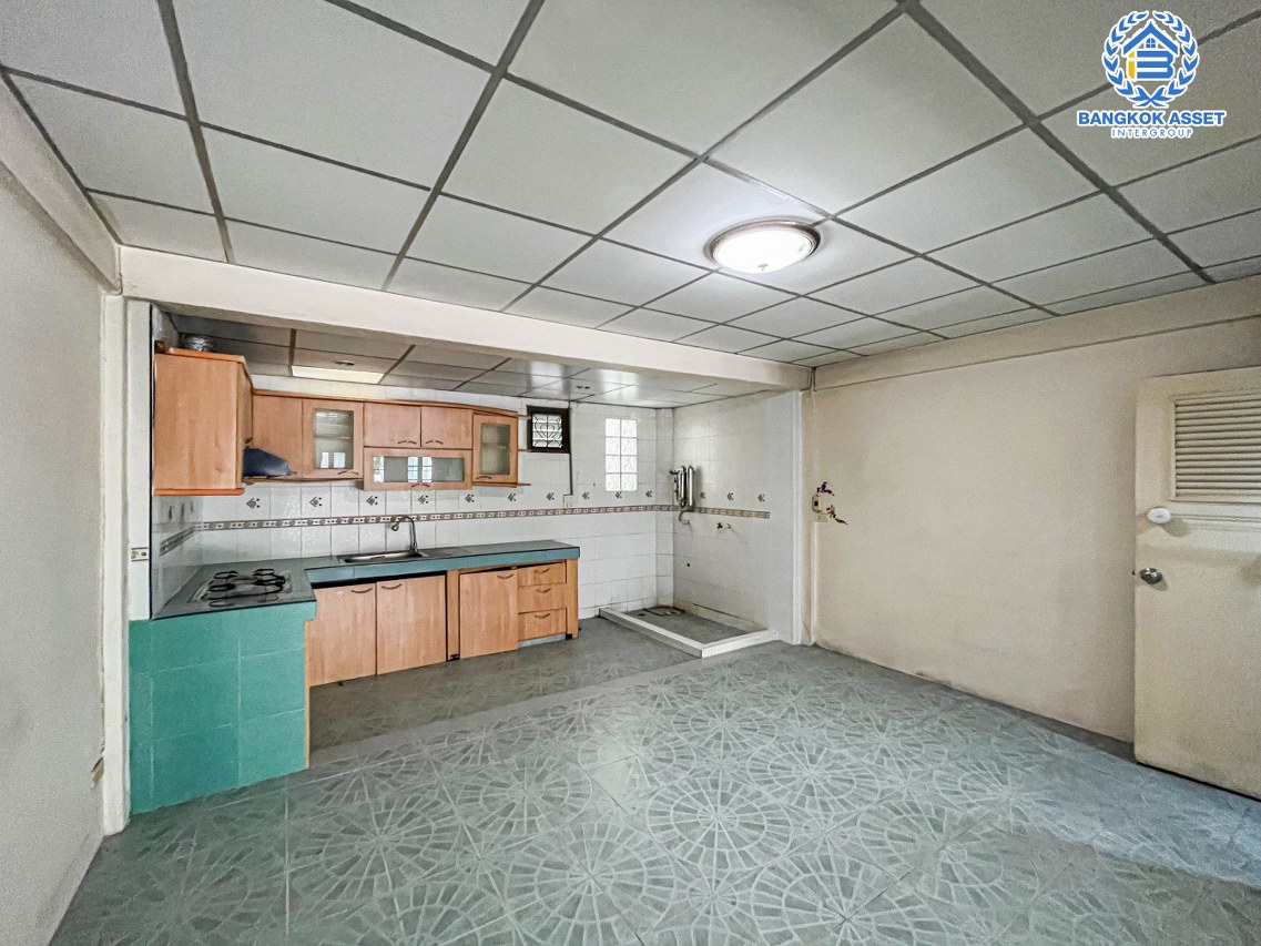 *****ทาวน์โฮมมือสองนนทุบรี ม.สรานนท์ ติวานนท์-ปากเกร็ด สภาพดี เนื้อที่ 18 ตร.ว. ฟังก์ชันจัดเต็ม 4 ห้องนอน 3 ห้องน้ำ 1 ที่จอดรถ บนทำเลติดถนนติวานนท์ ใกล้เซ็นทรัลแจ้งวัฒนะ, รถไฟฟ้าสายสีชมพู "สถานีปากเกร็ด" และทางด่วน "ศรีรัช"