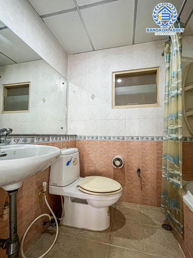 *****ทาวน์โฮมมือสองนนทุบรี ม.สรานนท์ ติวานนท์-ปากเกร็ด สภาพดี เนื้อที่ 18 ตร.ว. ฟังก์ชันจัดเต็ม 4 ห้องนอน 3 ห้องน้ำ 1 ที่จอดรถ บนทำเลติดถนนติวานนท์ ใกล้เซ็นทรัลแจ้งวัฒนะ, รถไฟฟ้าสายสีชมพู "สถานีปากเกร็ด" และทางด่วน "ศรีรัช"