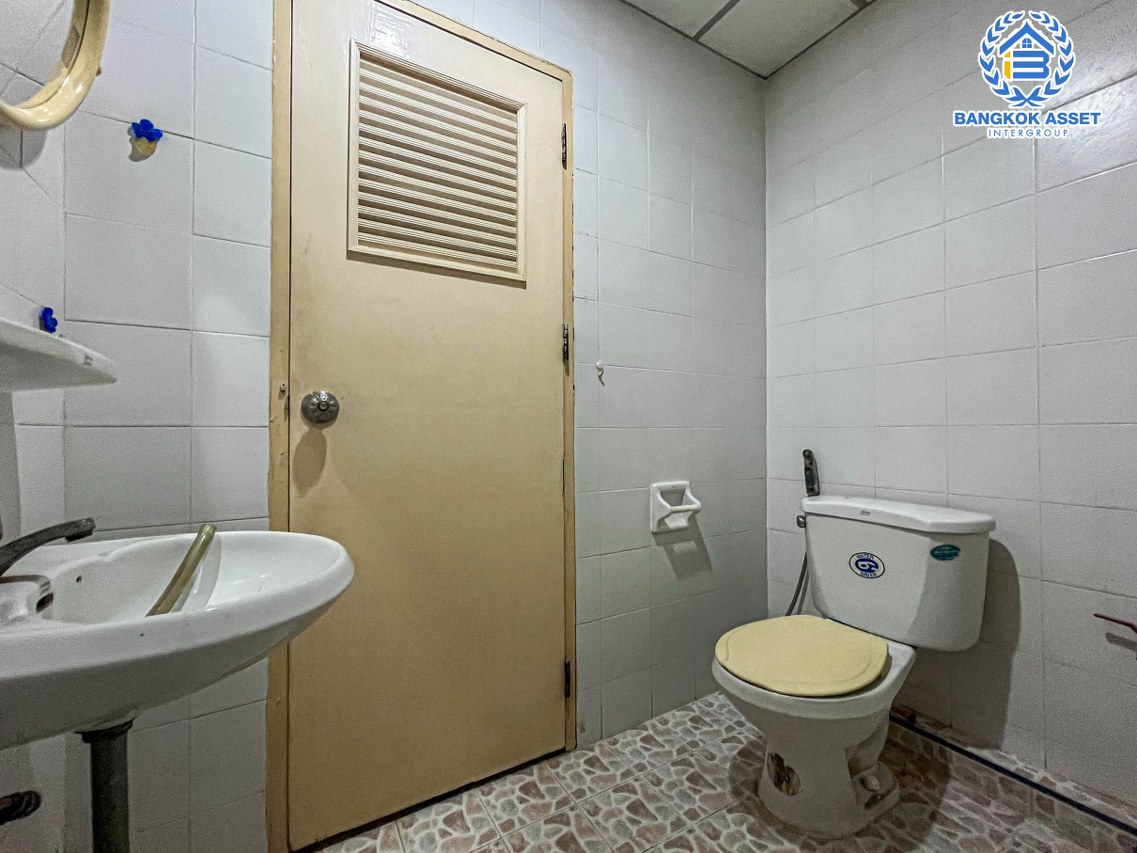 *****ทาวน์โฮมมือสองนนทุบรี ม.สรานนท์ ติวานนท์-ปากเกร็ด สภาพดี เนื้อที่ 18 ตร.ว. ฟังก์ชันจัดเต็ม 4 ห้องนอน 3 ห้องน้ำ 1 ที่จอดรถ บนทำเลติดถนนติวานนท์ ใกล้เซ็นทรัลแจ้งวัฒนะ, รถไฟฟ้าสายสีชมพู "สถานีปากเกร็ด" และทางด่วน "ศรีรัช"