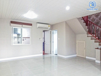 *****ทาวน์เฮ้าส์มือสอง ม.เดอะคอนเนค5 วงแหวน-รามอินทรา เนื้อที่กว้าง 18 ตร.ว. ฟังก์ชัน 3 ห้องนอน 2 ห้องน้ำ จอดรถได้ 1 คัน ตกแต่งใหม่ ภายในสภาพสวย พร้อมครัวแบบบิวท์อิน และของแถมหลายรายการ ตั้งบนทำเลแห่งการเดินทาง ใกล้ศูนย์การค้าแฟชั่นไอส์แลนด์ จุดขึ้นทางด่วน "รามอินทรา-อาจณรงค์"