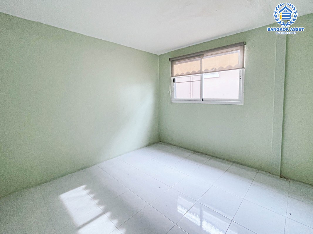 *****ทาวน์เฮ้าส์มือสองกรุงเทพมหานคร ม.ซอยสุขาภิบาล5 เนื้อที่ 25 ตร.ว สถาพดีพร้อมขาย กับฟังก์ชัน 3 ห้องนอน 2 ห้องน้ำ 1 ที่จอดรถ เหมาะสำหรับทุกครอบครัว ทำเลเดินทางสะดวก ใกล้ทางด่วนพิเศษ "ฉลองรัช"และ "ศรีรัช"