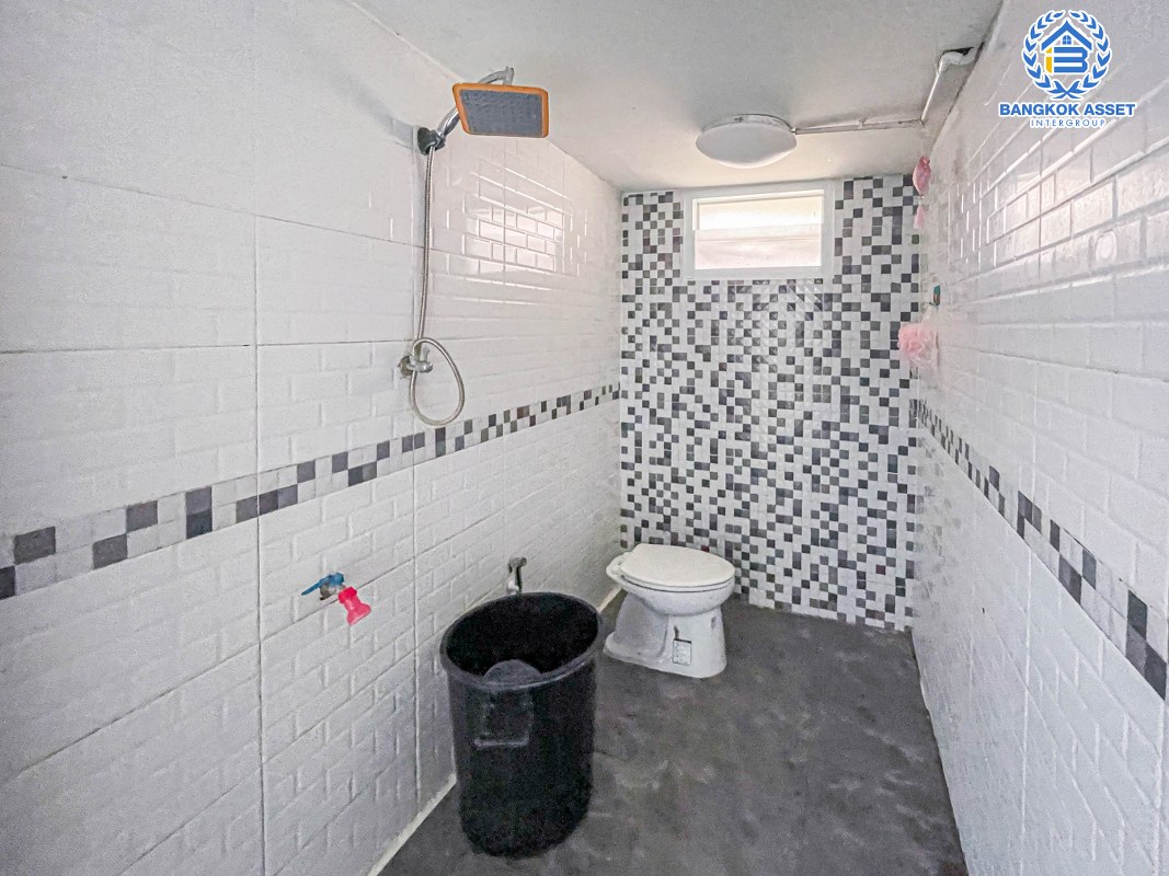 *****ทาวน์เฮ้าส์มือสองกรุงเทพมหานคร ม.ซอยสุขาภิบาล5 เนื้อที่ 25 ตร.ว สถาพดีพร้อมขาย กับฟังก์ชัน 3 ห้องนอน 2 ห้องน้ำ 1 ที่จอดรถ เหมาะสำหรับทุกครอบครัว ทำเลเดินทางสะดวก ใกล้ทางด่วนพิเศษ "ฉลองรัช"และ "ศรีรัช"