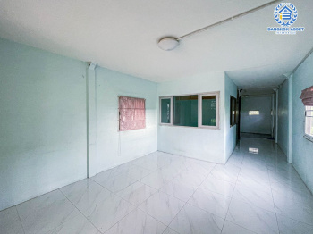 *****ทาวน์เฮ้าส์มือสองกรุงเทพมหานคร ม.ซอยสุขาภิบาล5 เนื้อที่ 25 ตร.ว สถาพดีพร้อมขาย กับฟังก์ชัน 3 ห้องนอน 2 ห้องน้ำ 1 ที่จอดรถ เหมาะสำหรับทุกครอบครัว ทำเลเดินทางสะดวก ใกล้ทางด่วนพิเศษ "ฉลองรัช"และ "ศรีรัช"