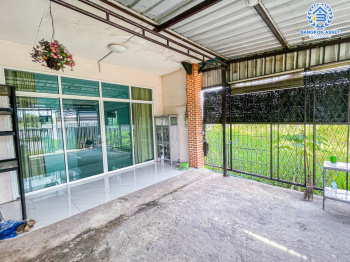 *****ทาวน์เฮ้าส์มือสองกรุงเทพมหานคร ม.ซอยสุขาภิบาล5 เนื้อที่ 25 ตร.ว สถาพดีพร้อมขาย กับฟังก์ชัน 3 ห้องนอน 2 ห้องน้ำ 1 ที่จอดรถ เหมาะสำหรับทุกครอบครัว ทำเลเดินทางสะดวก ใกล้ทางด่วนพิเศษ "ฉลองรัช"และ "ศรีรัช"