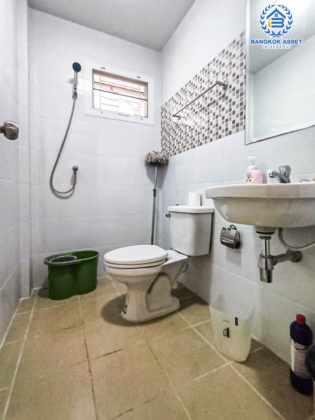 *****ทาวน์เฮ้าส์มือสองนนทบุรี ม.ศุภาลัยพรีโม่ นครอินทร์-พระราม5 เนื้อที่กว้างเกือบ 23 ตร.ว. ฟังก์ชัน 3 ห้องนอน 2 ห้องน้ำ 2 ที่จอดรถ แถมฟรี! 3 เครื่องปรับอากาศ 1 เครื่องทำน้ำอุ่น บนทำเลดี ใกล้รถไฟฟ้าสายสีม่วง "สถานีแยกติวานนท์" และทางด่วน "ศรีรัช"