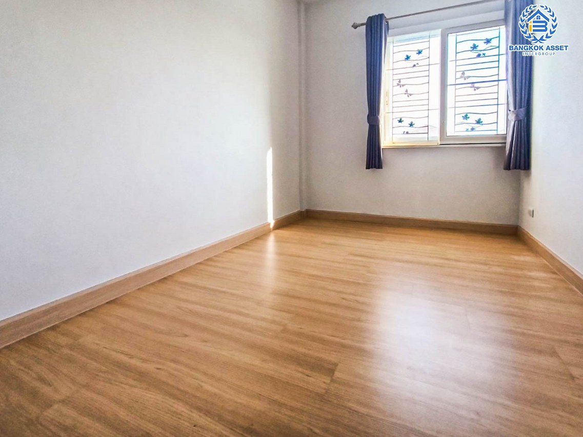 *****ทาวน์เฮ้าส์มือสองนนทบุรี ม.ศุภาลัยพรีโม่ นครอินทร์-พระราม5 เนื้อที่กว้างเกือบ 23 ตร.ว. ฟังก์ชัน 3 ห้องนอน 2 ห้องน้ำ 2 ที่จอดรถ แถมฟรี! 3 เครื่องปรับอากาศ 1 เครื่องทำน้ำอุ่น บนทำเลดี ใกล้รถไฟฟ้าสายสีม่วง "สถานีแยกติวานนท์" และทางด่วน "ศรีรัช"