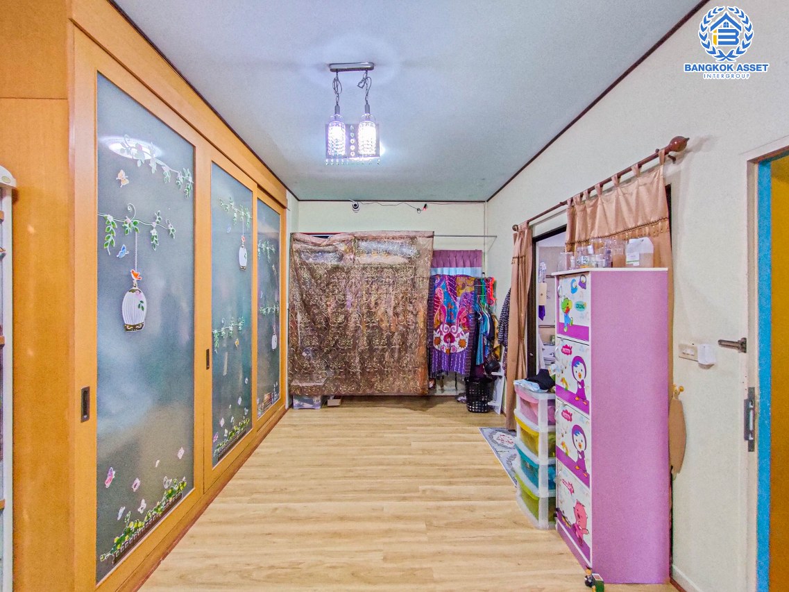 *****บ้านเดี่ยวมือสองกรุงเทพฯ ม.เอื้อประชา นวลจันทร์ เนื้อที่กว้างถึง 50.2 ตร.ว. ฟังก์ชัน 4 ห้องนอน 3 ห้องน้ำ 2 ที่จอดรถ บ้านต่อเติมเต็ม พื้นที่ใช้สอยเยอะ บนทำเลแห่งการเดินทาง เชื่อมต่อถ.นวลจันทร์, ถ.ประดิษฐ์มนูธรรม ใกล้ทางด่วนพิเศษ "ฉลองรัช" ราคาสุดคุ้ม!