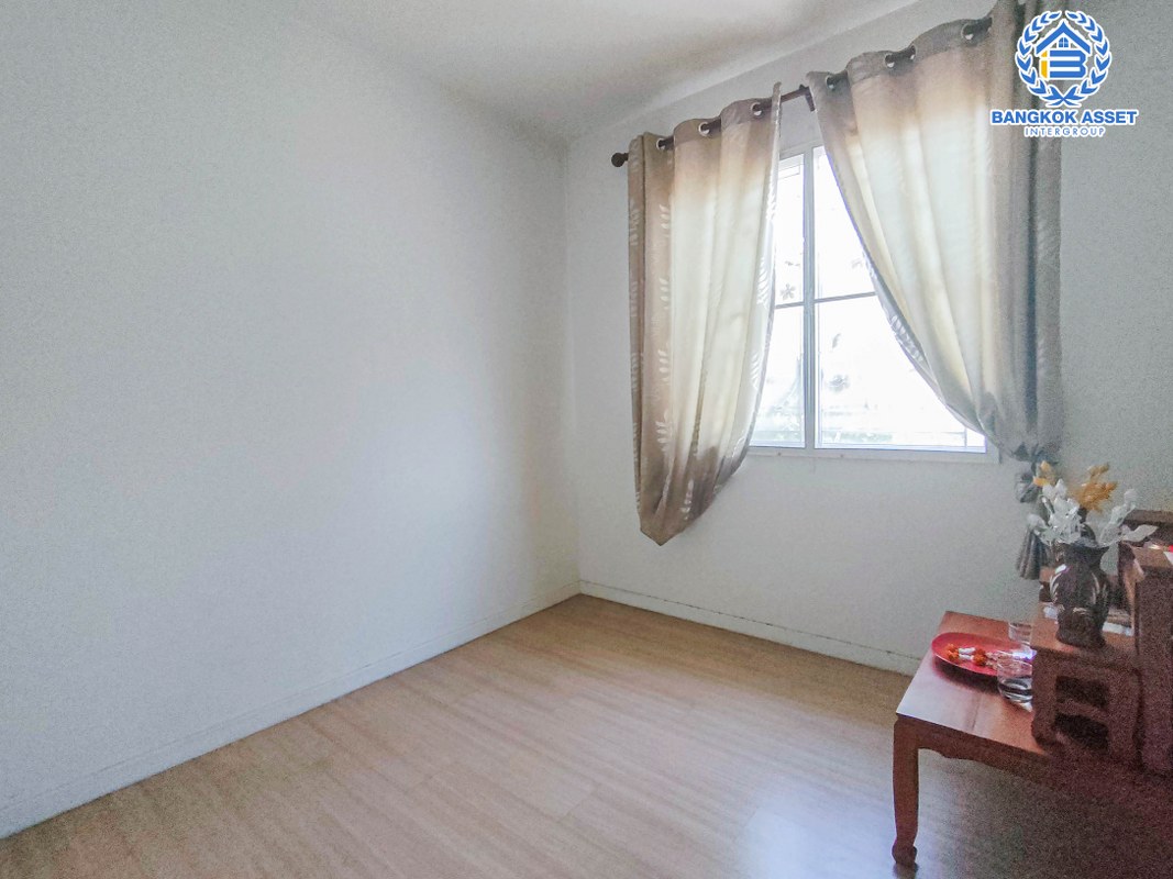 *****ทาวน์เฮ้าส์มือสองกรุงเทพมหานคร ม.วิลเลต กาญจนาภิเษก หลังมุม เนื้อที่มากเกือบถึง 30 ตร.ว พร้อมฟังก์ชัน 3 ห้องนอน 2 ห้องน้ำ 2 ที่จอดรถ ทำเลดี ติดถนนใหญ่ เดินทางเพียง 15 นาทีถึงโรงพยาบาลบางปะกอก8 ใกล้โครงการรถไฟฟ้าสายสีน้ำเงิน "สถานีหลักสอง" พร้อมขายแล้วจองเลย!