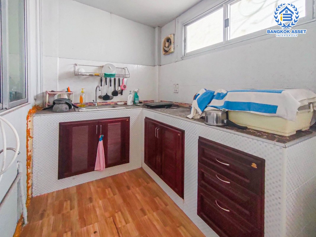 *****ทาวน์เฮ้าส์มือสองกรุงเทพมหานคร ม.วิลเลต กาญจนาภิเษก หลังมุม เนื้อที่มากเกือบถึง 30 ตร.ว พร้อมฟังก์ชัน 3 ห้องนอน 2 ห้องน้ำ 2 ที่จอดรถ ทำเลดี ติดถนนใหญ่ เดินทางเพียง 15 นาทีถึงโรงพยาบาลบางปะกอก8 ใกล้โครงการรถไฟฟ้าสายสีน้ำเงิน "สถานีหลักสอง" พร้อมขายแล้วจองเลย!