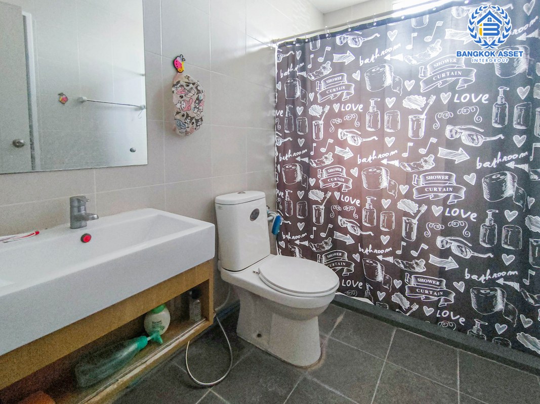 *****ทาวน์เฮ้าส์มือสองกรุงเทพมหานคร ม.วิลเลต กาญจนาภิเษก หลังมุม เนื้อที่มากเกือบถึง 30 ตร.ว พร้อมฟังก์ชัน 3 ห้องนอน 2 ห้องน้ำ 2 ที่จอดรถ ทำเลดี ติดถนนใหญ่ เดินทางเพียง 15 นาทีถึงโรงพยาบาลบางปะกอก8 ใกล้โครงการรถไฟฟ้าสายสีน้ำเงิน "สถานีหลักสอง" พร้อมขายแล้วจองเลย!