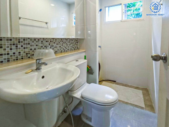 *****บ้านเดี่ยวมือสองนนทบุรี ม.เดอะเซนโทร รัตนาธิเบศร์ เนื้อที่สุดคุ้มค่า 74 ตร.ว สภาพสวย บ้านใหญ่ สไตล์คลาสสิค มาพร้อมกับฟังก์ชัน 3 ห้องนอน 3 ห้องน้ำ 2 ที่จอดรถ ทำเลเยี่ยม เอื้ออำนวยต่อการอยู่อาศัย เชื่อมต่อถนนรัตนาธิเบศร์, ถนนบางกรวย-ไทรน้อย ใกล้โครงการรถไฟฟ้าสายสีม่วง "สถานีบางพลู"