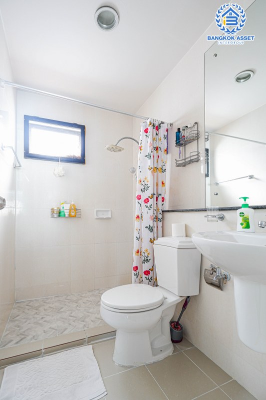 *****บ้านแฝดมือสองนนทบุรี ม.โมดิวิลล่า ปิ่นเกล้า-วงแหวน เนื้อที่กว้างถึง 38 ตร.ว. ฟังก์ชัน 3 ห้องนอน 2 ห้องน้ำ 1 ที่จอดรถ บ้านสภาพสวย บนทำเลดี บนทำเลเดินทางสะดวก เชื่อมต่อ ถ.กาญจนาภิเษก, ถ.บรมราชชนนี, ถ.ศาลายา ใกล้ทางด่วน "ศรีรัช" จองเลย!