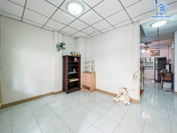 *****ทาวน์โฮมมือสองกรุงเทพฯ หมู่บ้าน เอกนคร วัชรพล เนื้อที่ 16 ตร.ว. ฟังก์ชัน 3 ห้องนอน 3 ห้องน้ำ 1 ที่จอดรถ บ้านสภาพดี บนทำเลเชื่อมต่อถนนสุขาภิบาล 5 ใกล้จุดขึ้นทางด่วน "รามอินทรา" และทางด่วน "วงแหวนตะวันออก" ราคาถูกพิเศษสุดในโครงการ