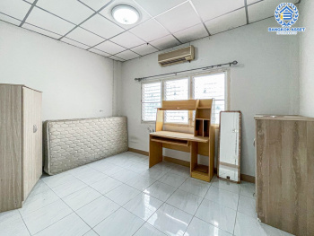 *****ทาวน์โฮมมือสองกรุงเทพฯ หมู่บ้าน เอกนคร วัชรพล เนื้อที่ 16 ตร.ว. ฟังก์ชัน 3 ห้องนอน 3 ห้องน้ำ 1 ที่จอดรถ บ้านสภาพดี บนทำเลเชื่อมต่อถนนสุขาภิบาล 5 ใกล้จุดขึ้นทางด่วน "รามอินทรา" และทางด่วน "วงแหวนตะวันออก" ราคาถูกพิเศษสุดในโครงการ