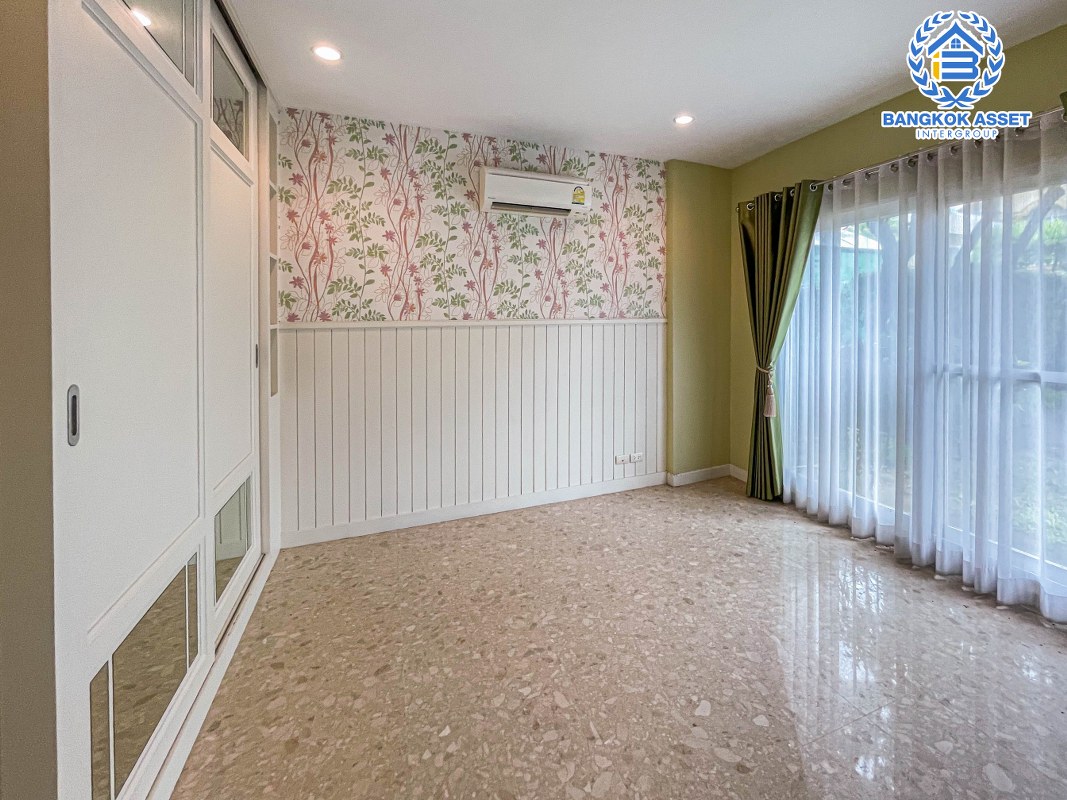 *****บ้านเดี่ยวมือสองนนทบุรี ม.ลัดดารมย์ ราชพฤกษ์-รัตนาธิเบศร์2 มีเนื้อที่สูงสุดเกือบ 98 ตร.ว บ้านสวยมาก พร้อมขาย กับฟังก์ชันสุดคุ้ม 5 ห้องนอน 5 ห้องน้ำ 2 ที่จอดรถ พิเศษฟรี! 5 เครื่องปรับอากาศ ทำเลดี ติดถนนใหญ่ เดิงทางสะดวก เหมาะกับทุกไลฟ์สไตล์ เชื่อมต่อถนนราชพฤกษ์, ชัยพฤกษ์ จองเลย!