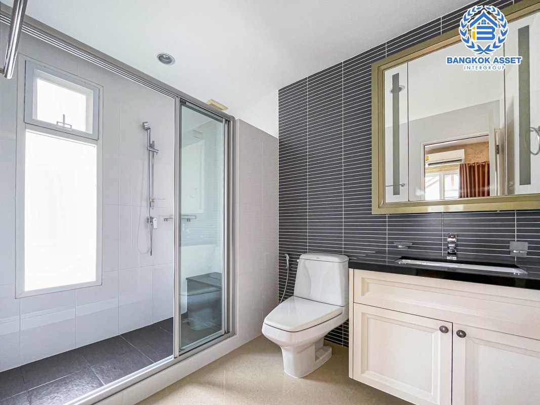 *****บ้านเดี่ยวมือสองนนทบุรี ม.ลัดดารมย์ ราชพฤกษ์-รัตนาธิเบศร์2 มีเนื้อที่สูงสุดเกือบ 98 ตร.ว บ้านสวยมาก พร้อมขาย กับฟังก์ชันสุดคุ้ม 5 ห้องนอน 5 ห้องน้ำ 2 ที่จอดรถ พิเศษฟรี! 5 เครื่องปรับอากาศ ทำเลดี ติดถนนใหญ่ เดิงทางสะดวก เหมาะกับทุกไลฟ์สไตล์ เชื่อมต่อถนนราชพฤกษ์, ชัยพฤกษ์ จองเลย!