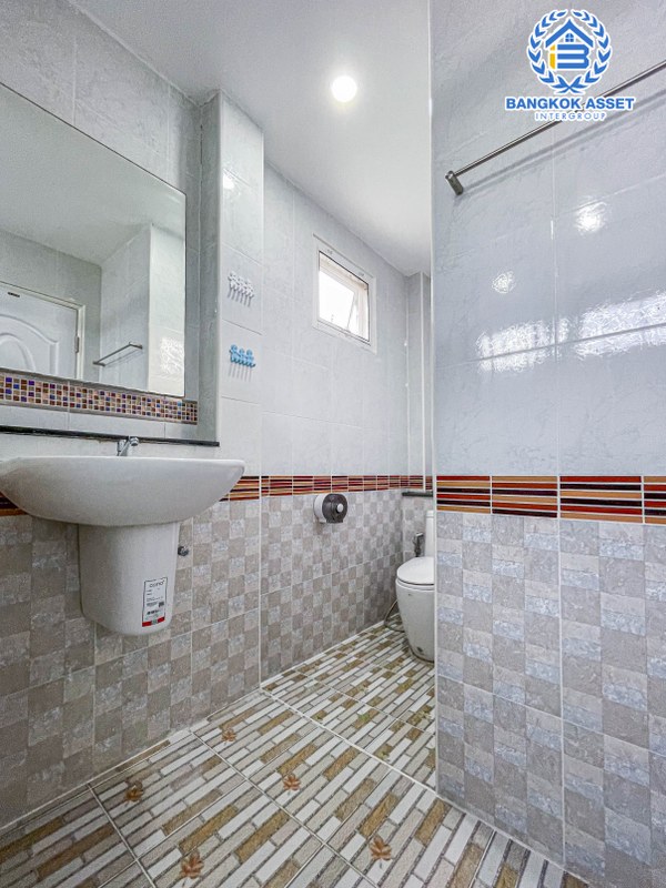 *****บ้านเดี่ยวมือสองนนทบุรี ม.ชัยพฤกษ์ บางบัวทอง บนเนื้อที่ 61.6 ตร.ว บ้านสวย ราคาถูก พร้อมฟังก์ชัน 4 ห้องนอน 3 ห้องน้ำ 1 ที่จอดรถ ทำเลเยี่ยม เหมาะกับทุกครอบครัว เข้า-ออกได้หลายเส้นทาง เชื่อมต่อถนนบางกรวย-ไทรน้อย, ถนนเทศบาล2 ใกล้ห้าง "เซ็นทรัลเวสเกต" และ โครงการรถไฟฟ้าสายสีม่วง "สถานีบางพลู"