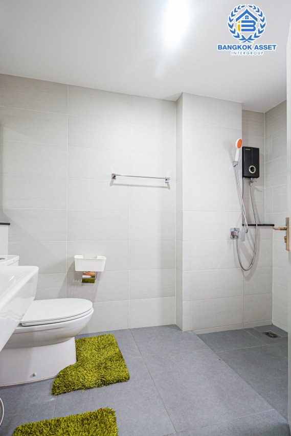 *****บ้านเดี่ยวมือสองนนทบุรี ม.เวนิว พระราม5 #หลังมุม เนื้อที่กว้างขวางถึง 52.2 ตร.ว. ฟังก์ชัน 3 ห้องนอน 3 ห้องน้ำ 2 ที่จอดรถ บ้านสไตล์โมเดิร์น ตอบรับทุกไลฟ์สไตล์ บนทำเลดี เพียง 10 นาทีก็ถึงรถไฟฟ้าสายสีม่วง "สถานีแยกติวานนท์" และจุดขึ้นทางด่วน "ศรีรัช"