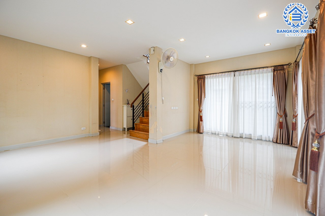 *****บ้านเดี่ยวมือสองนนทบุรี ม.เวนิว พระราม5 #หลังมุม เนื้อที่กว้างขวางถึง 52.2 ตร.ว. ฟังก์ชัน 3 ห้องนอน 3 ห้องน้ำ 2 ที่จอดรถ บ้านสไตล์โมเดิร์น ตอบรับทุกไลฟ์สไตล์ บนทำเลดี เพียง 10 นาทีก็ถึงรถไฟฟ้าสายสีม่วง "สถานีแยกติวานนท์" และจุดขึ้นทางด่วน "ศรีรัช"