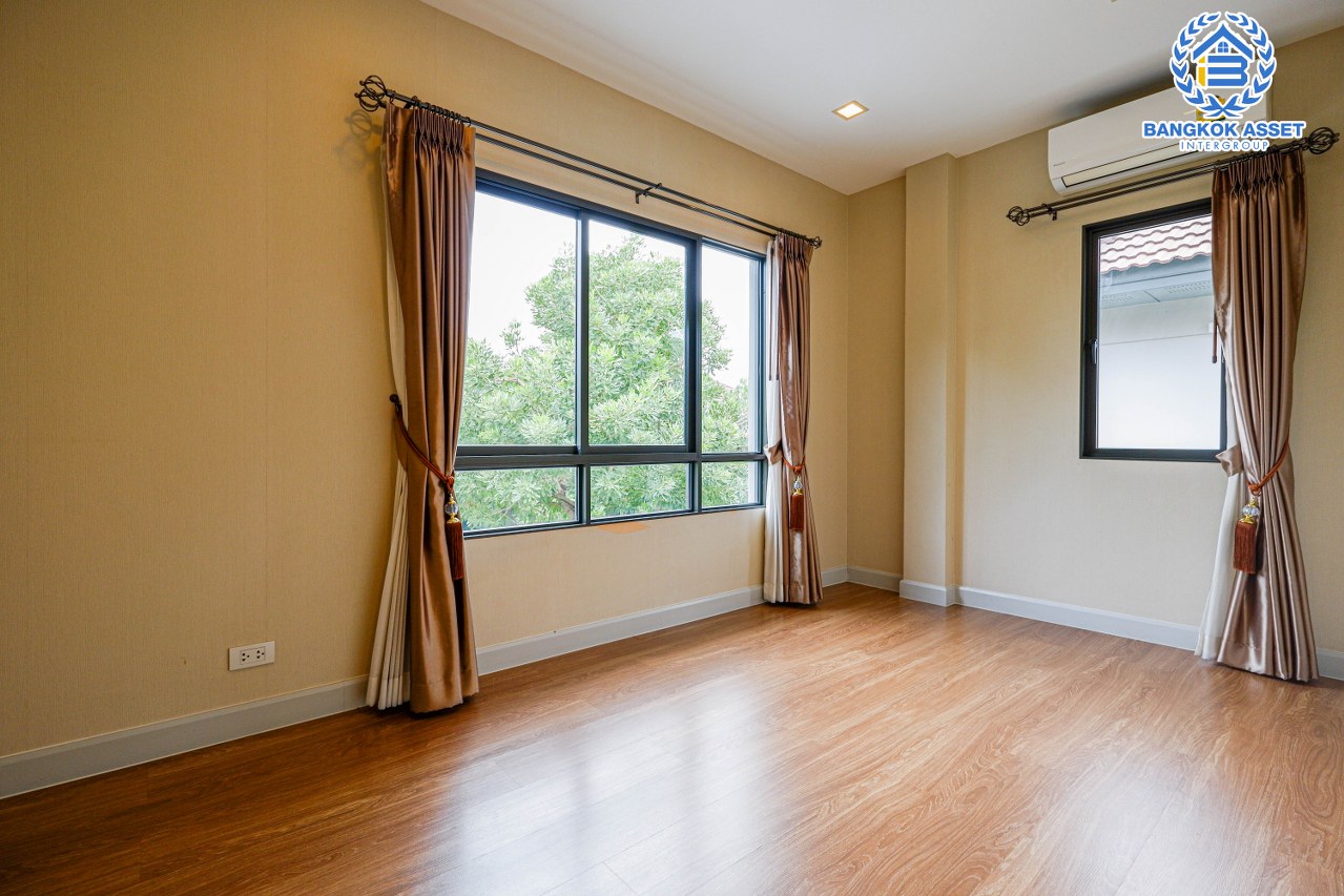 *****บ้านเดี่ยวมือสองนนทบุรี ม.เวนิว พระราม5 #หลังมุม เนื้อที่กว้างขวางถึง 52.2 ตร.ว. ฟังก์ชัน 3 ห้องนอน 3 ห้องน้ำ 2 ที่จอดรถ บ้านสไตล์โมเดิร์น ตอบรับทุกไลฟ์สไตล์ บนทำเลดี เพียง 10 นาทีก็ถึงรถไฟฟ้าสายสีม่วง "สถานีแยกติวานนท์" และจุดขึ้นทางด่วน "ศรีรัช"