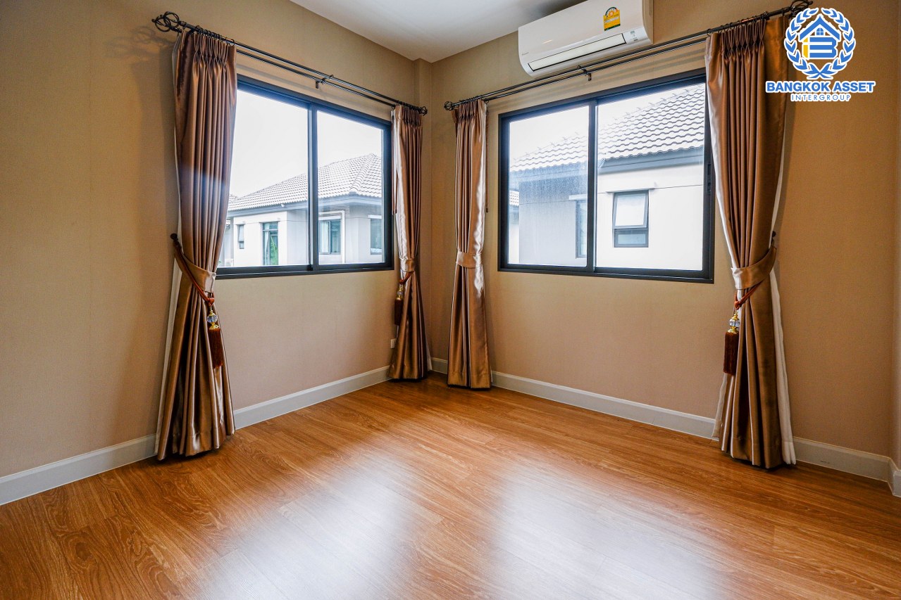 *****บ้านเดี่ยวมือสองนนทบุรี ม.เวนิว พระราม5 #หลังมุม เนื้อที่กว้างขวางถึง 52.2 ตร.ว. ฟังก์ชัน 3 ห้องนอน 3 ห้องน้ำ 2 ที่จอดรถ บ้านสไตล์โมเดิร์น ตอบรับทุกไลฟ์สไตล์ บนทำเลดี เพียง 10 นาทีก็ถึงรถไฟฟ้าสายสีม่วง "สถานีแยกติวานนท์" และจุดขึ้นทางด่วน "ศรีรัช"