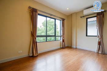 *****บ้านเดี่ยวมือสองนนทบุรี ม.เวนิว พระราม5 #หลังมุม เนื้อที่กว้างขวางถึง 52.2 ตร.ว. ฟังก์ชัน 3 ห้องนอน 3 ห้องน้ำ 2 ที่จอดรถ บ้านสไตล์โมเดิร์น ตอบรับทุกไลฟ์สไตล์ บนทำเลดี เพียง 10 นาทีก็ถึงรถไฟฟ้าสายสีม่วง "สถานีแยกติวานนท์" และจุดขึ้นทางด่วน "ศรีรัช"