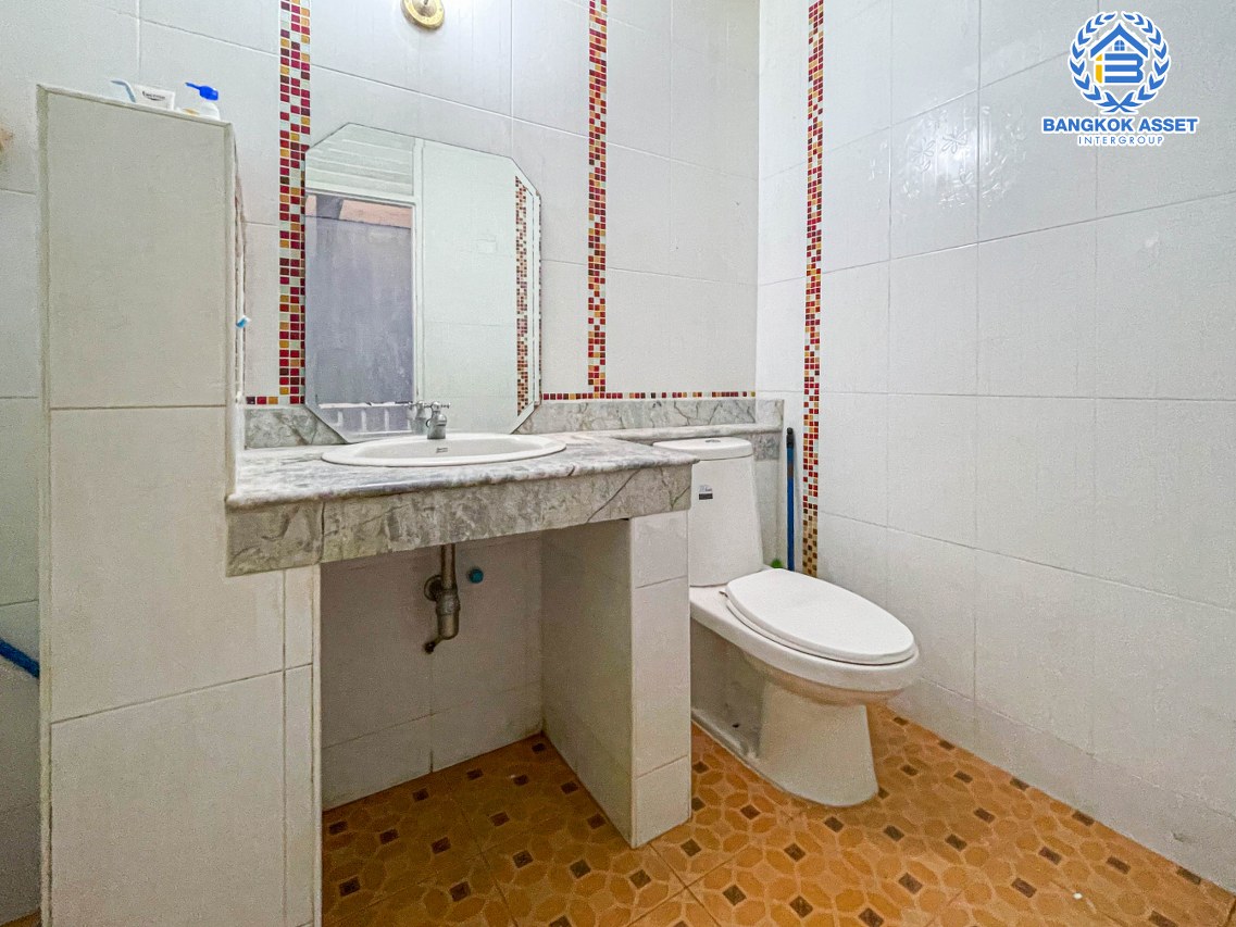 *****ทาวน์เฮ้าส์มือสอง นนทบุรี ม.ปิยวรารมย์3 บ้านกล้วย-ไทรน้อย เนื้อที่ 16 ตร.ว. ฟังก์ชัน 2 ห้องนอน 2 ห้องน้ำ 1 ที่จอดรถ สภาพภายในสวย ในราคาสุดคุ้ม ฟรี! เครื่องปรับอากาศ 2 เครื่อง บนทำเลแห่งการเดินทาง เชื่อมต่อถนนกาญจนาภิเษก, ถนนบ้านกล้วย-ไทรน้อย, ถนนรัตนาธิเบศร์ จองเลย!